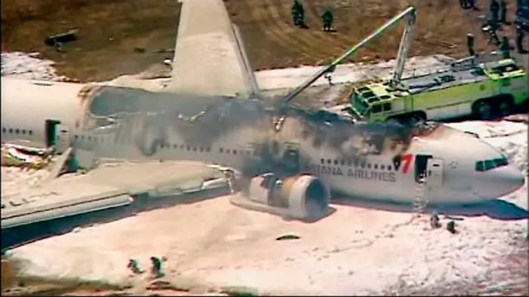 2013-07-06T212135Z-1585976358-GM1E9770EM601-RTRMADP-3-USA-CRASH-ASIANA-JPG8146281998106293806