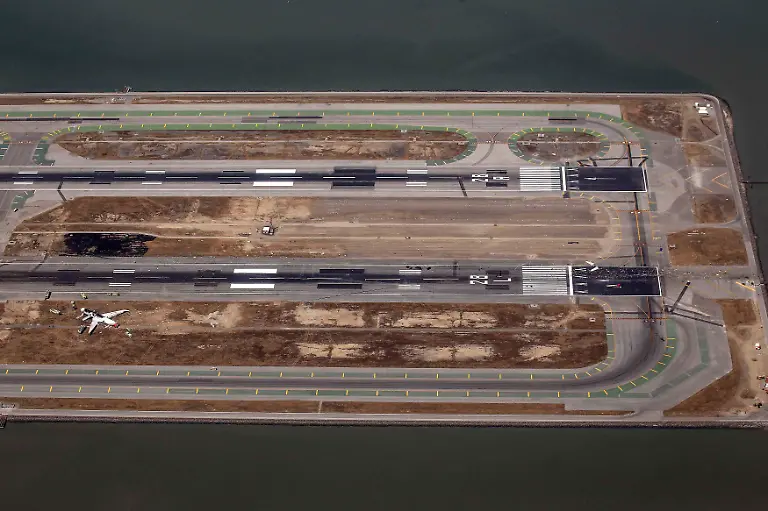 2013-07-06T233819Z-2143056610-GM1E9770L4001-RTRMADP-3-USA-CRASH-ASIANA-JPG1905935715226269587