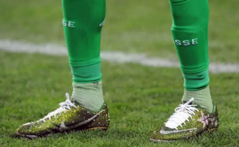 Nike-Mercurial-Vapor-Swarovski-Crystals-Custom