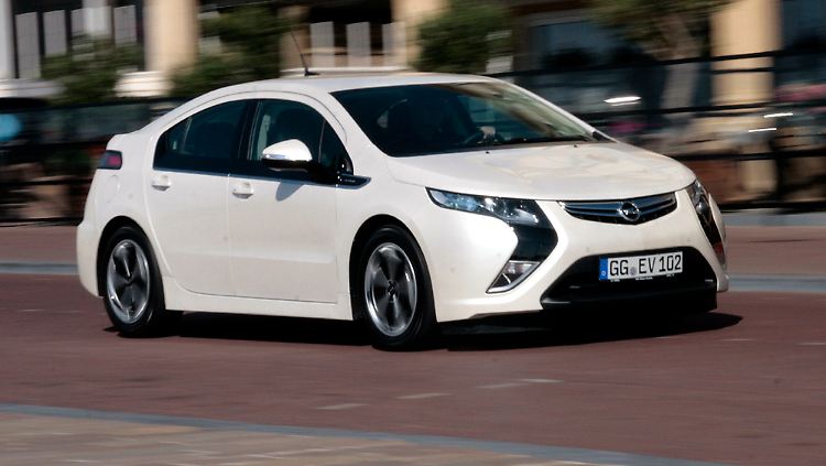 Unter Spannung: Die Marke mit dem Blitz sieht sich als Vorreiter der Elektromobilität.