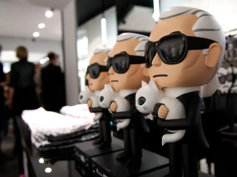 Seit-Kurzem-koennen-Lagerfeld-Fans-im-Concept-Store-in-Berlin-stoebern