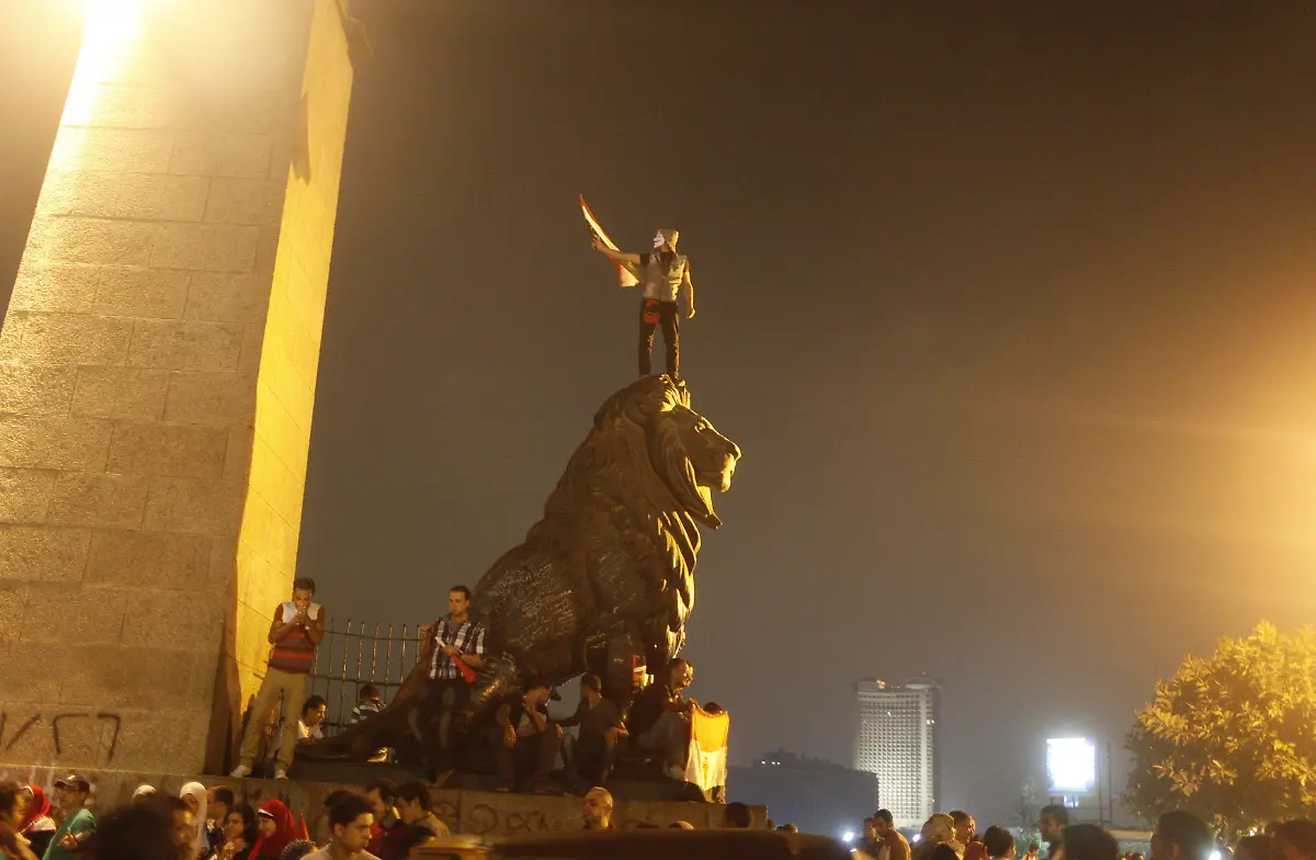 2013-07-04T004336Z-1475517099-GM1E9740NYY01-RTRMADP-3-EGYPT-PROTESTS-MURSI-CUSTODY-JPG5899951329231415674
