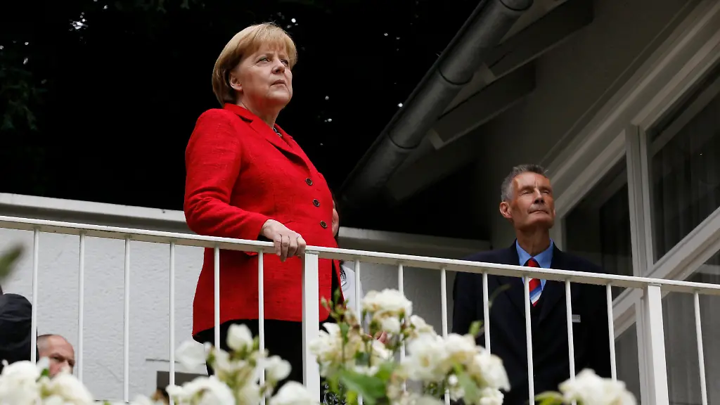 2013-06-29T133925Z-1047289422-GM1E96T1NY701-RTRMADP-3-GERMANY-JPG2988763484432003524