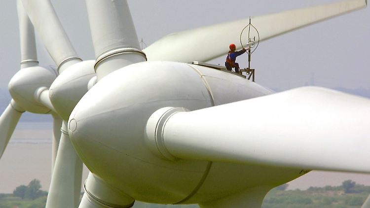 An windlosen Tagen können Windräder keinen Strom erzeugen.