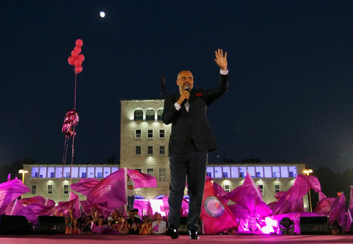 2013-06-20T213034Z-691349110-GM1E96L0F7H01-RTRMADP-3-ALBANIA-ELECTION-JPG2326039381931234698
