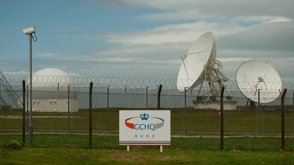 2013-06-23T152748Z-1168293904-LM1E96N16W501-RTRMADP-3-USA-SECURITY-BRITAIN-JPG3102321665688124267