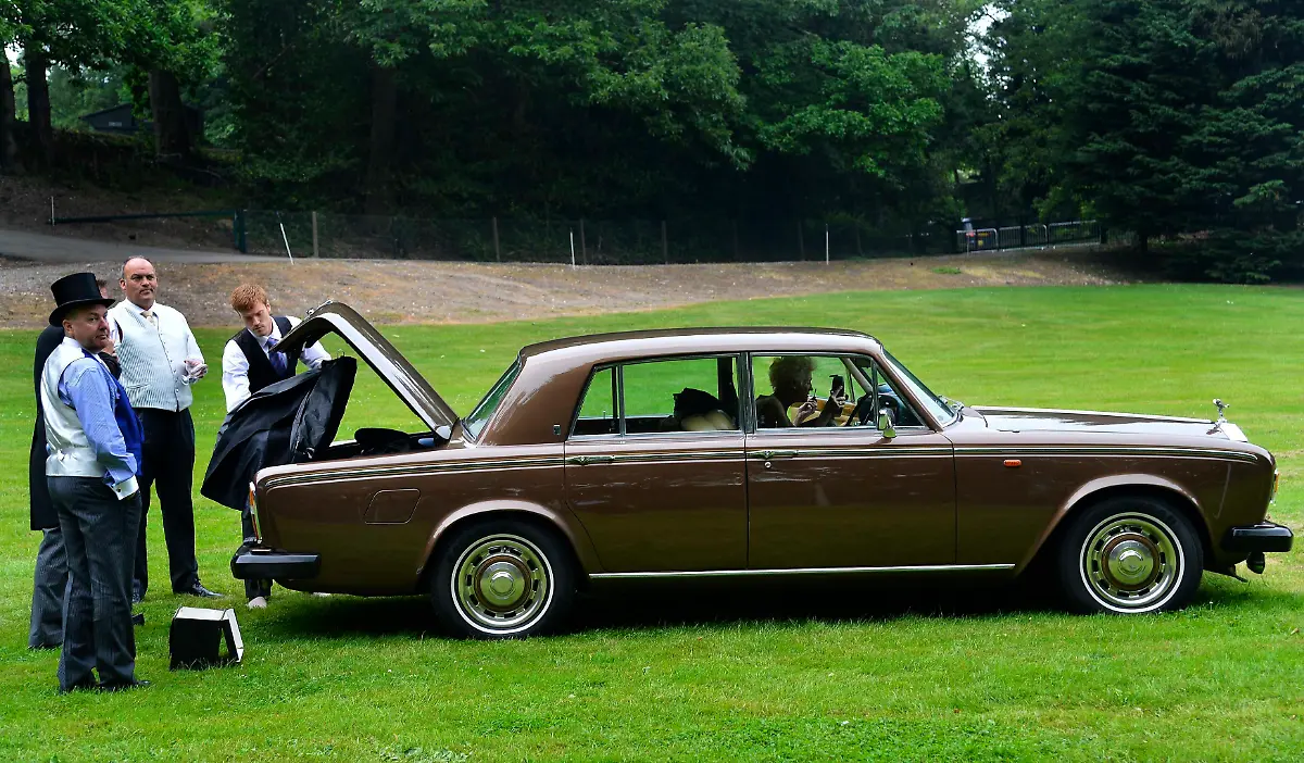 2013-06-20T094741Z-1471177782-LM1E96K0QZL01-RTRMADP-3-HORSERACING-ASCOT-JPG3411575731902636708