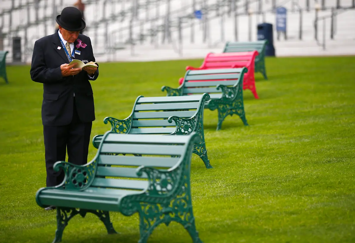 2013-06-19T112749Z-1820355379-GM1E96J1HZI01-RTRMADP-3-HORSERACING-ASCOT-JPG8203281670102259742