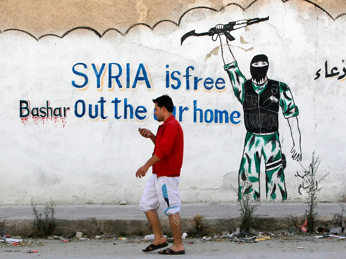 2013-06-17T155843Z-1931866467-GM1E96H1UJQ01-RTRMADP-3-SYRIA-CRISIS-JPG347253081153841317