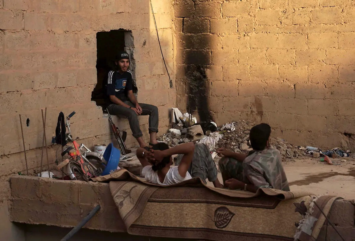 2013-06-18T094750Z-1217144025-GM1E96I1DD401-RTRMADP-3-SYRIA-CRISIS-JPG8483055288909864065