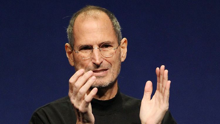 Applaus von Steve Jobs? Apple-Insider gesteht. Ihm drohen bis zu 30 Jahre Haft und eine Millionenstrafe.