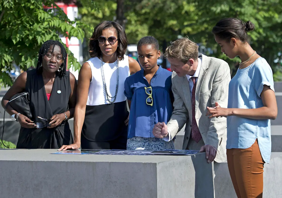 2013-06-19T092224Z-1387864293-LR2E96J0Q12HX-RTRMADP-3-OBAMA-BERLIN-JPG1109963727092459495