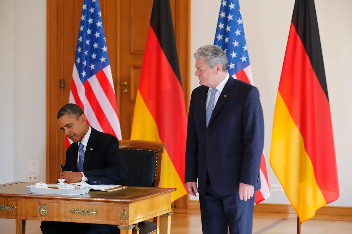 2013-06-19T083145Z-1540863168-LR2E96J0NOMH0-RTRMADP-3-OBAMA-BERLIN-JPG8839554759971747235