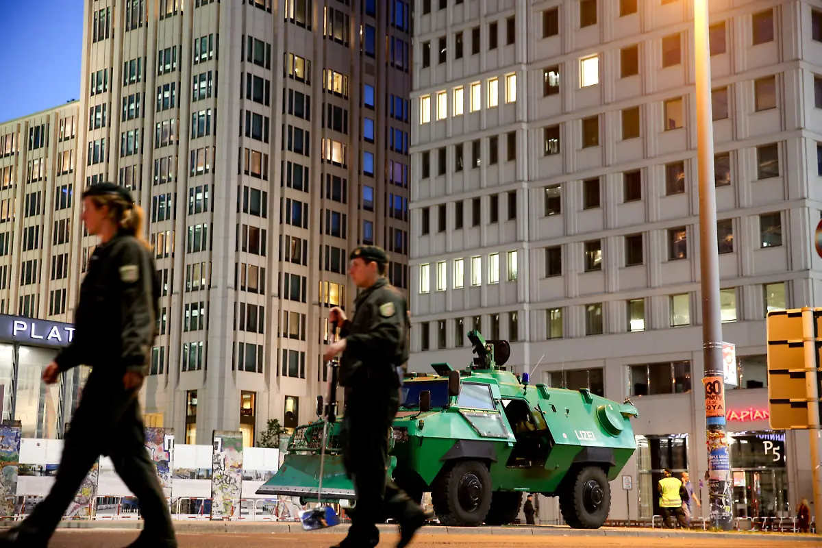 3cbk2748-jpg2156358456709167220