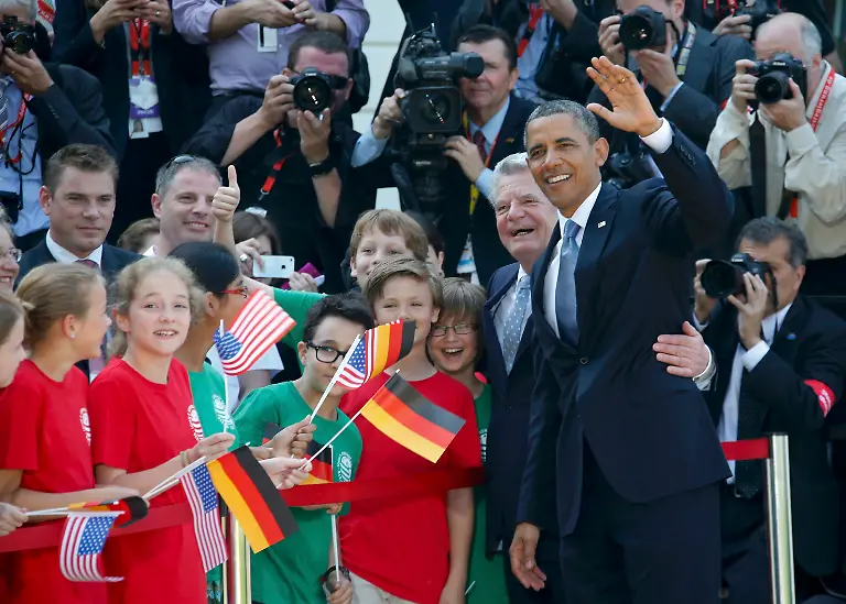 2013-06-19T081518Z-2110136706-LR2E96J0MX7G6-RTRMADP-3-OBAMA-BERLIN-JPG7186216819141053437