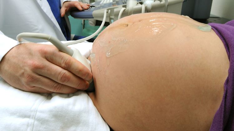 Spätabtreibungen sind bei Gefahr für die körperliche und seelische Gesundheit der Mutter möglich. Eine widersprüchliche Gesetzeslage?