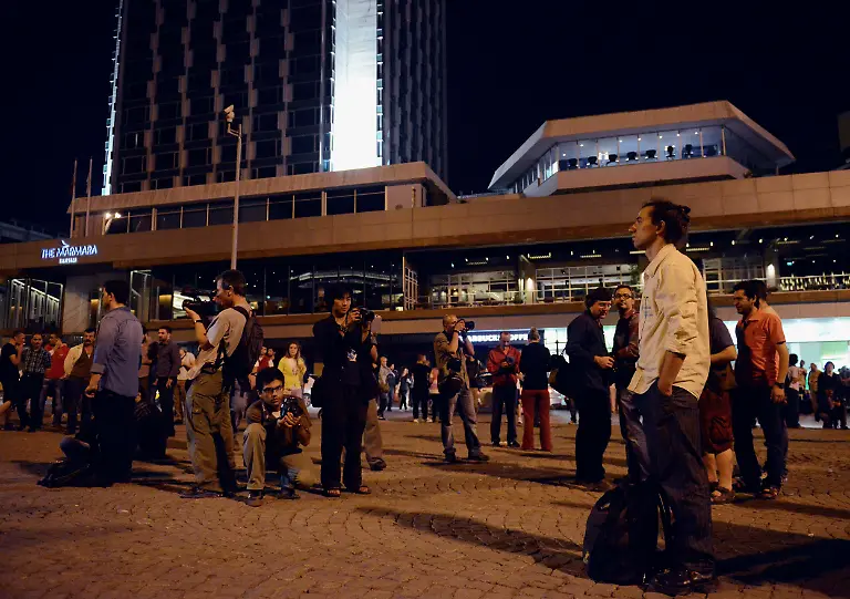 3285A40021B2AD51-jpg6725524983272131250