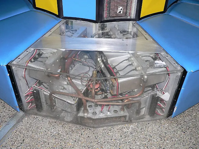 Kuehlsystem-Cray-1-Rama-Wikipedia