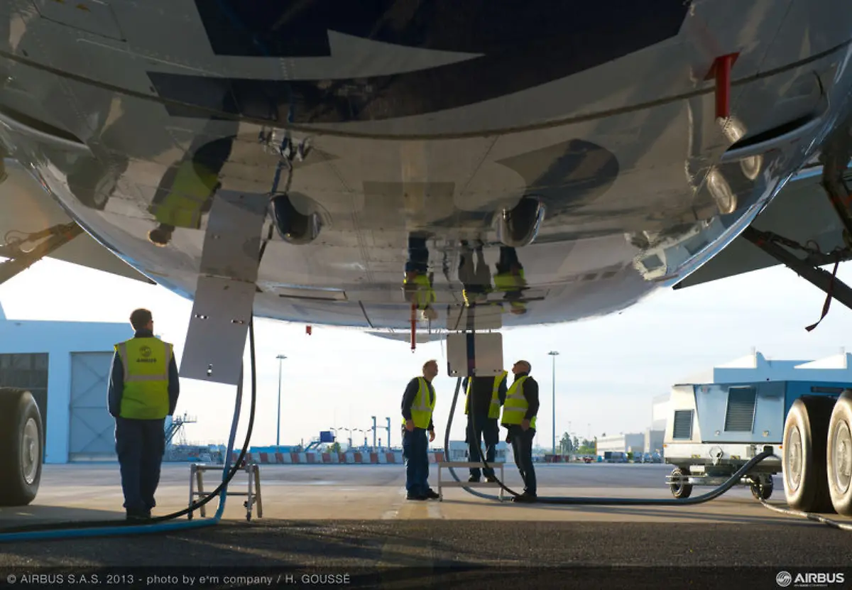 A350-XWB-MSN1-Fligth-test-Airbus-workers