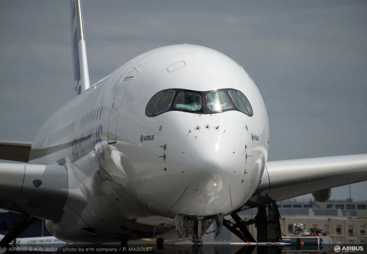 A350-XWB-paint-shop-rollout-8