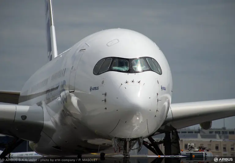 A350-XWB-paint-shop-rollout-8