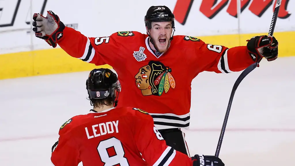 2013-06-13T050904Z-731170440-TB3E96D0EAQ3H-RTRMADP-3-NHL-STANLEY-JPG6660219774855767277