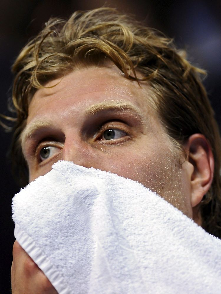 Schon in den letzten Saisonspielen der NBA konnte man Nowitzki seine privaten Probleme deutlich ansehen.