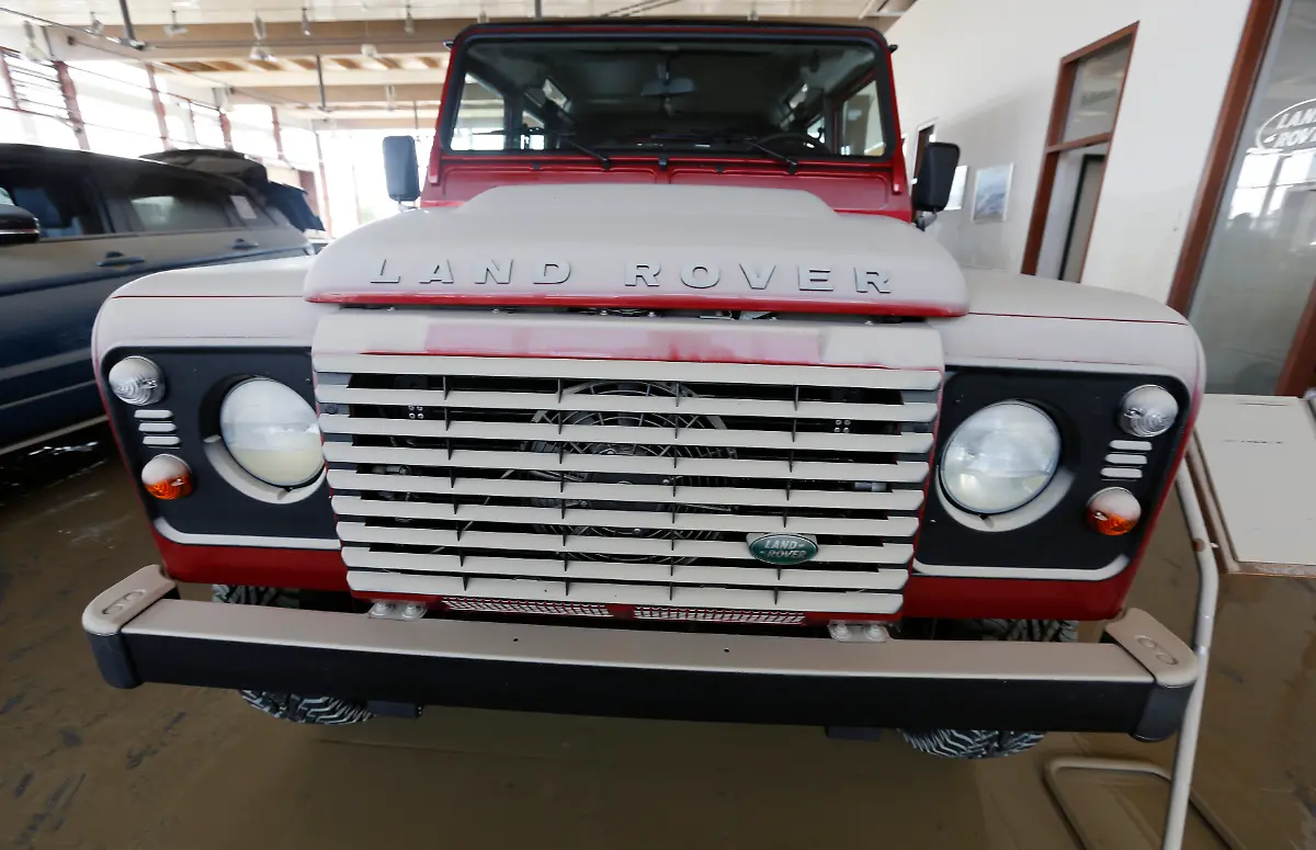 2013-06-09T162757Z-442183081-GM1E96A00TV01-RTRMADP-3-FLOODS-CENTRALEUROPE-JPG1544021453440916170