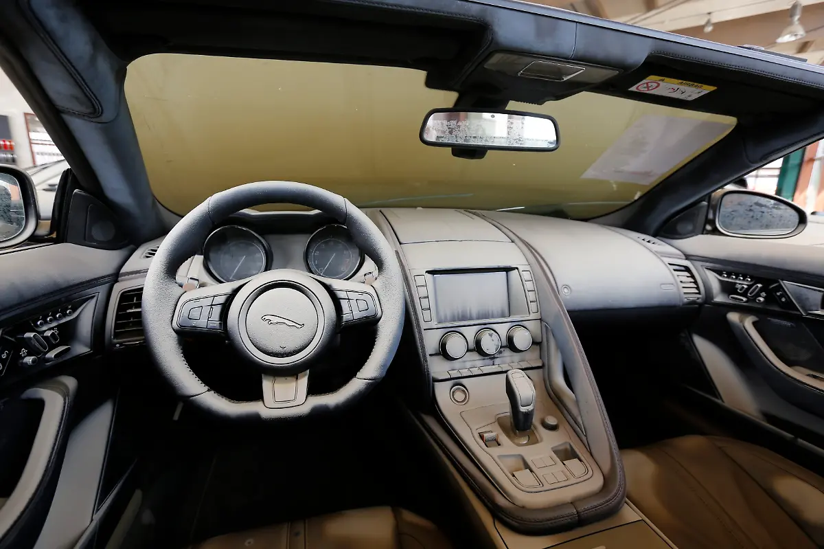 2013-06-09T164404Z-122233921-GM1E96A00UB01-RTRMADP-3-FLOODS-CENTRALEUROPE-JPG5859248052255049170