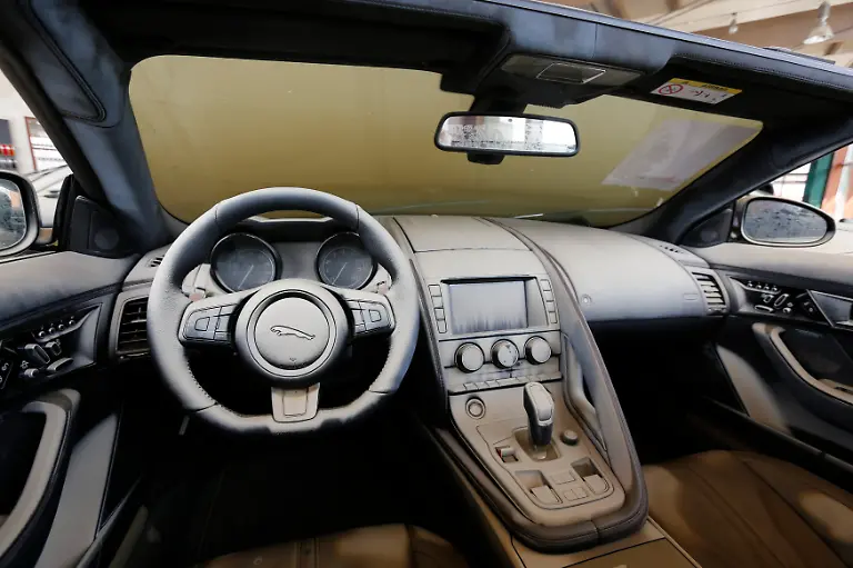 2013-06-09T164404Z-122233921-GM1E96A00UB01-RTRMADP-3-FLOODS-CENTRALEUROPE-JPG5859248052255049170