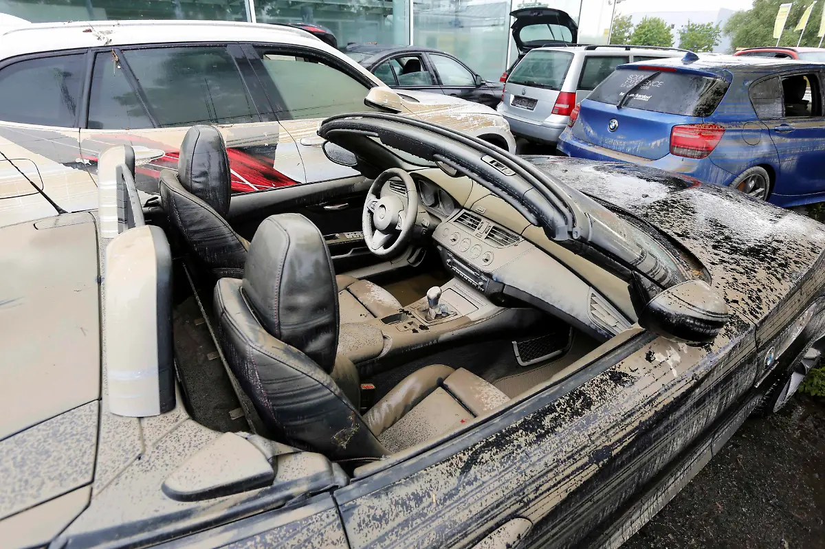 2013-06-10T171144Z-120600051-GM1E96B036Q01-RTRMADP-3-FLOODS-CENTRALEUROPE-JPG1025362403660770299