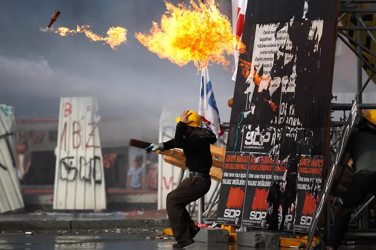 32859600908E000A-jpg2749931172958400090