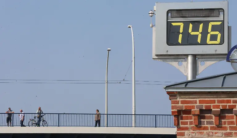 3c4y1947-jpg5013555398081289236