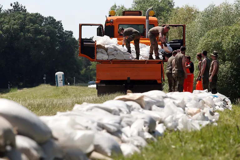 3c4e0340-jpg5768853705264217350