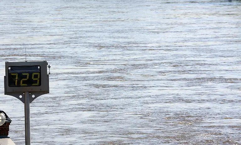 3c4a3930-jpg1389949182154257978