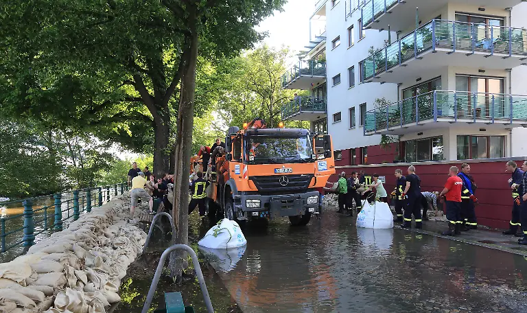 3c4a1348-jpg124626058159381713