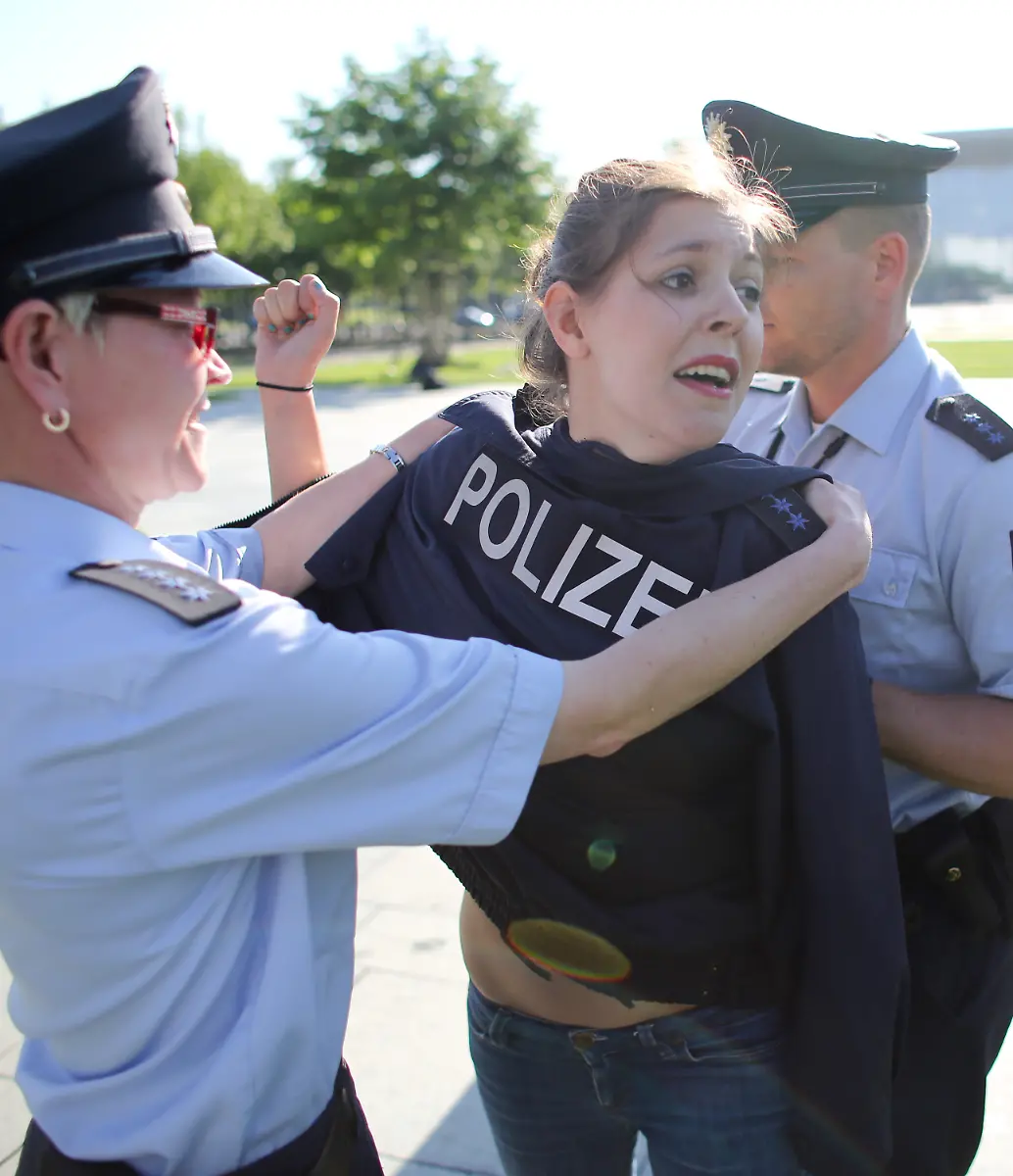 3c3k5832-jpg7372757174257511537