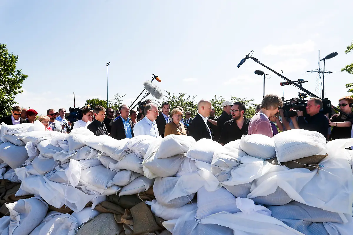 32858C00D81E1BE4-jpg1330932335322889277