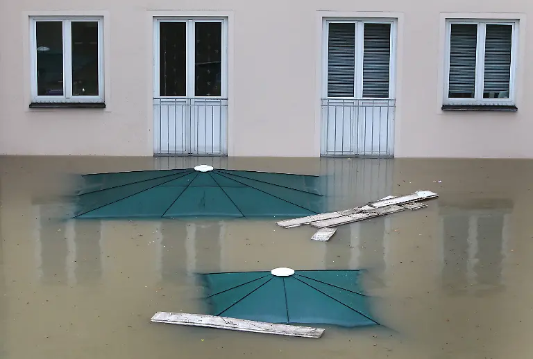 3c184215-jpg3417851443466576122