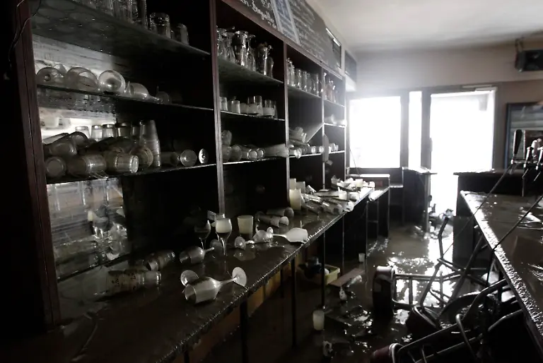 2013-06-04T113840Z-382091405-BM2E96410F001-RTRMADP-3-FLOODS-CENTRALEUROPE-JPG4271908998311329456