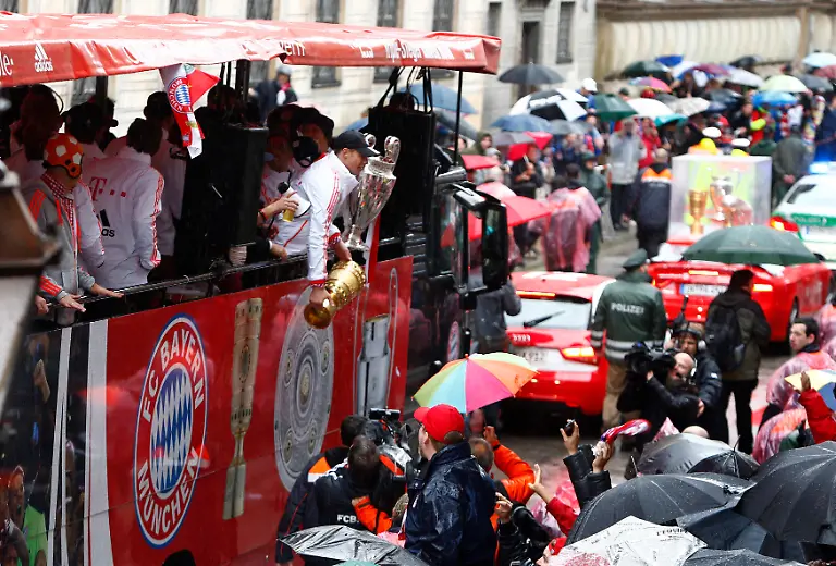 2013-06-02T142726Z-1627680163-BM2E96219I101-RTRMADP-3-SOCCER-GERMANY-JPG5907523370634862131