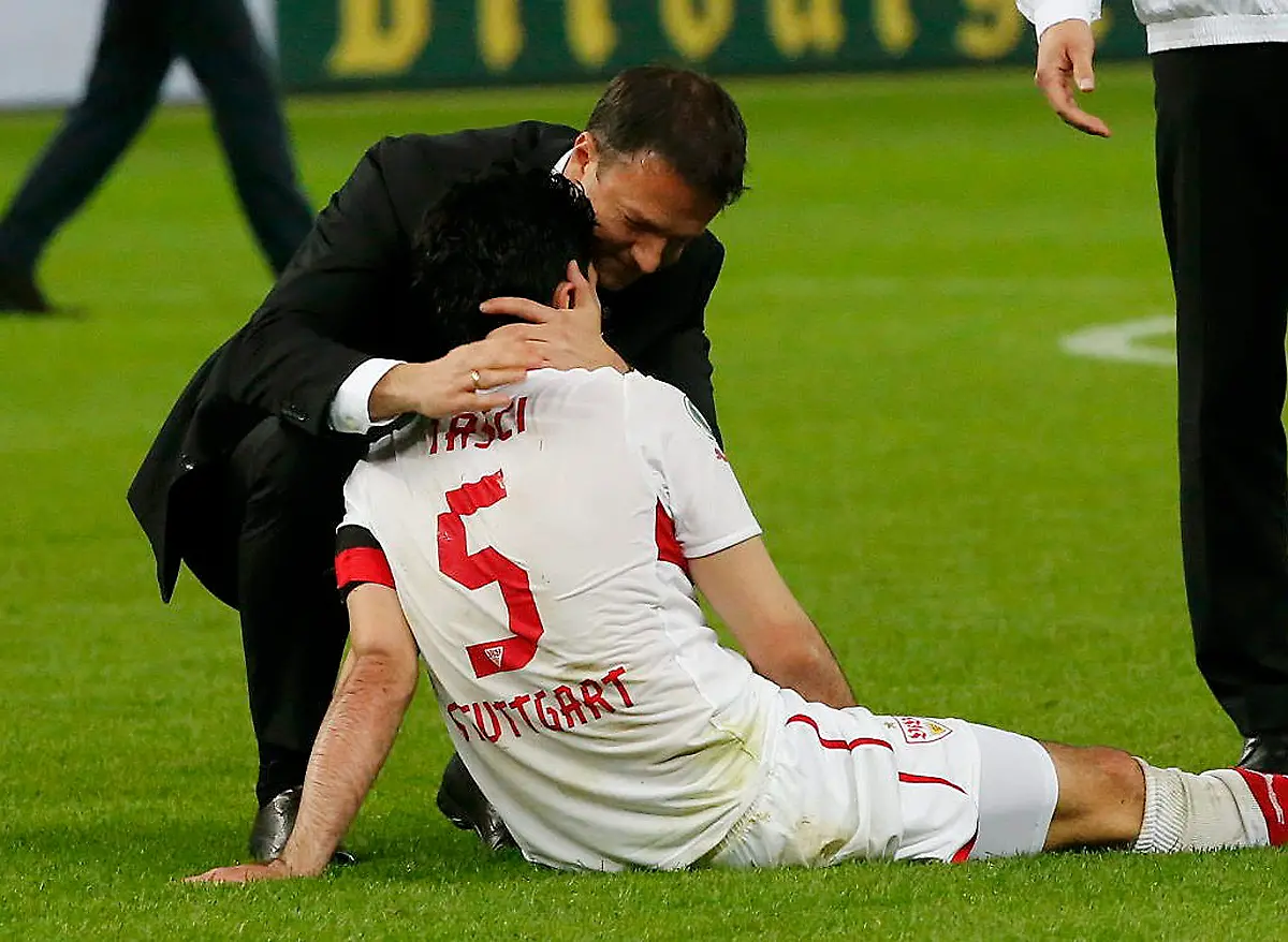 2013-06-01T200437Z-808058239-LR2E9611JRFOR-RTRMADP-3-SOCCER-GERMANY-JPG660147248901762904