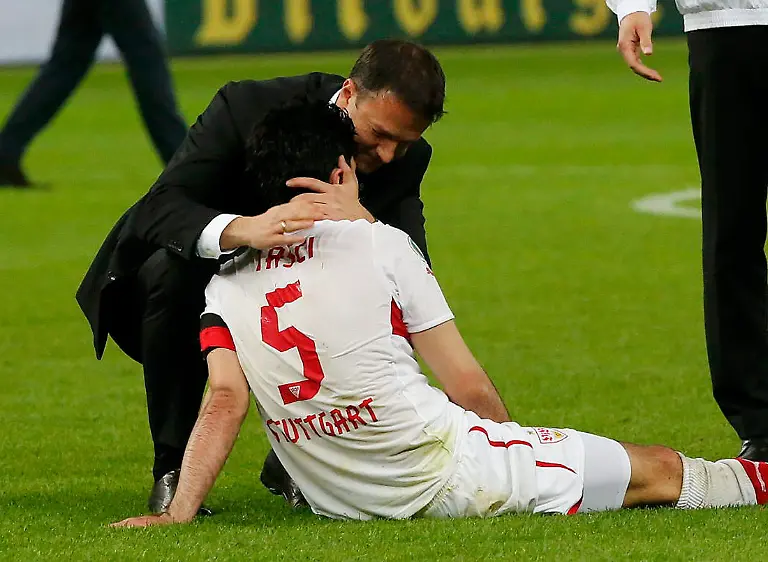 2013-06-01T200437Z-808058239-LR2E9611JRFOR-RTRMADP-3-SOCCER-GERMANY-JPG660147248901762904