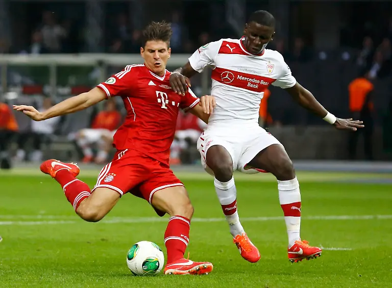 2013-06-01T190312Z-1855935448-LR2E9611GX1MF-RTRMADP-3-SOCCER-GERMANY-JPG7052707356517263671