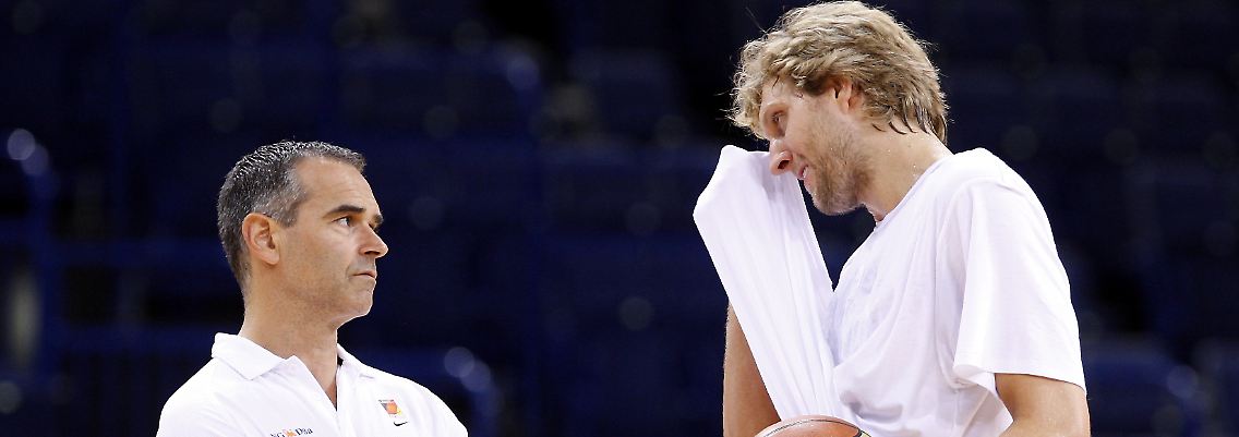 Bundestrainer Dirk Bauermann kann in Litauen auf seinen Superstar Dirk Nowitzki bauen.
