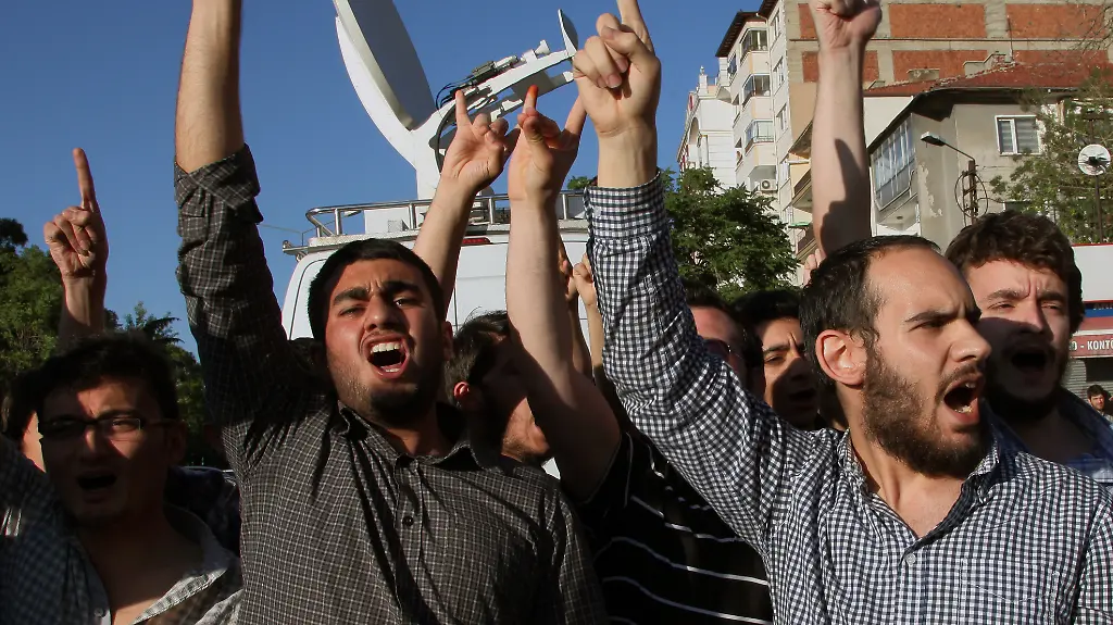 32857200AAB3E6E8-jpg213975934773834291