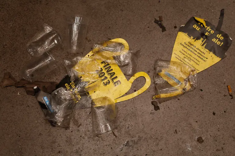 2013-05-25T215157Z-86274805-GM1E95Q0G8S01-RTRMADP-3-SOCCER-CHAMPIONS-JPG4730909255835860091