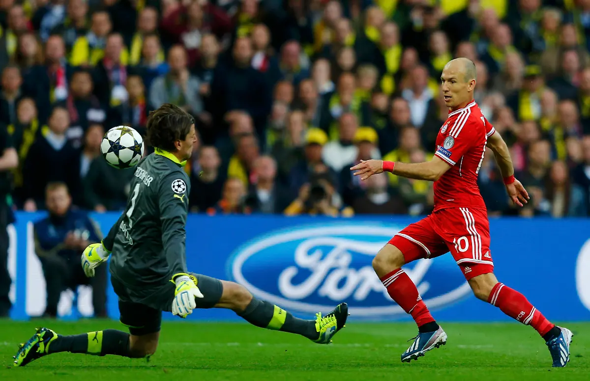 2013-05-25T192152Z-143527059-LR2E95P1HS5YF-RTRMADP-3-SOCCER-CHAMPIONS-JPG6996321375122334783