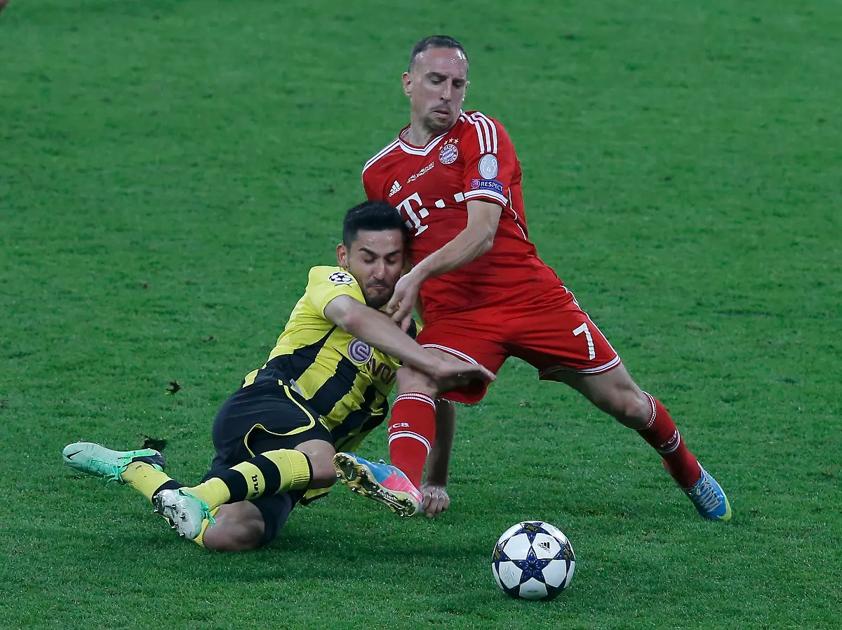 2013-05-25T202953Z-168903147-LR2E95P1KXI4D-RTRMADP-3-SOCCER-CHAMPIONS-JPG3166692144648959764