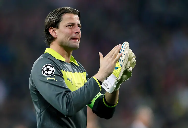 2013-05-25T205351Z-190241734-LR2E95P1M1G7U-RTRMADP-3-SOCCER-CHAMPIONS-JPG5766448898766836049